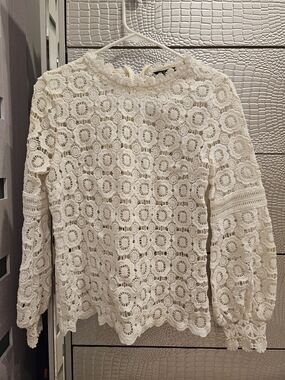 Simple Cream Crochet Floral Long-Sleeve Top